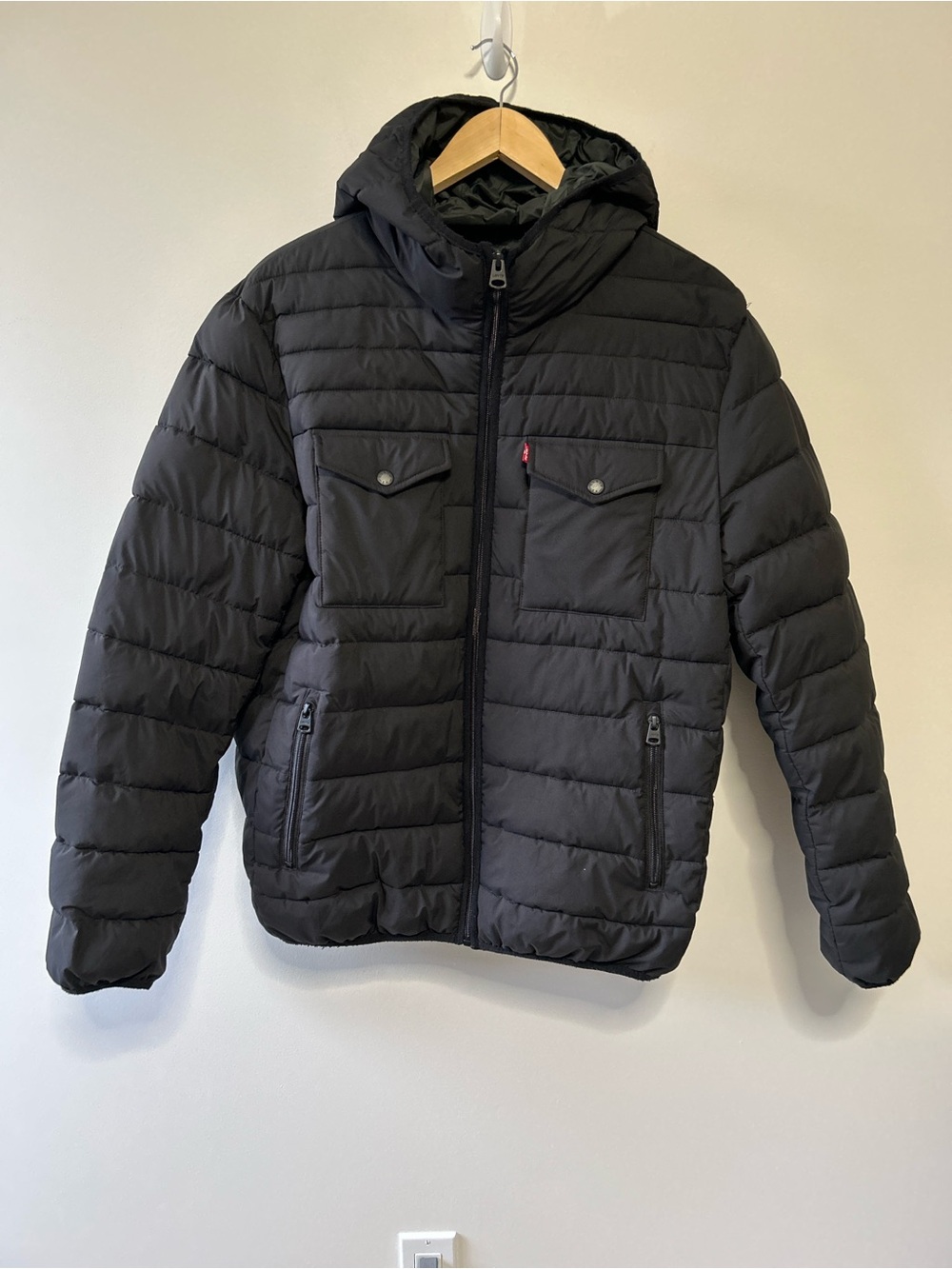 Levi’s Men’s Large Black Hooded Puffer Jacket Utility Winter Coat lightweight